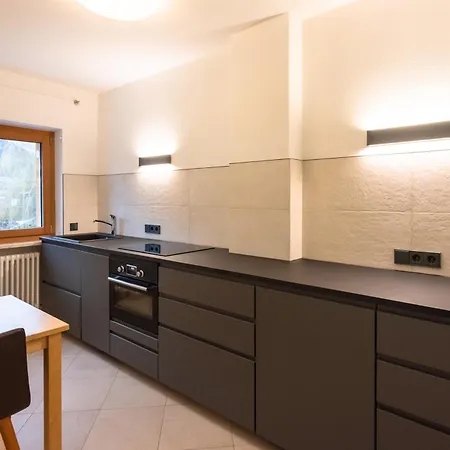 Residence-garni Haus Tschenett Hotel