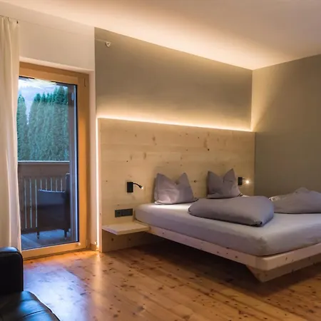 Residence-garni Haus Tschenett Hotel