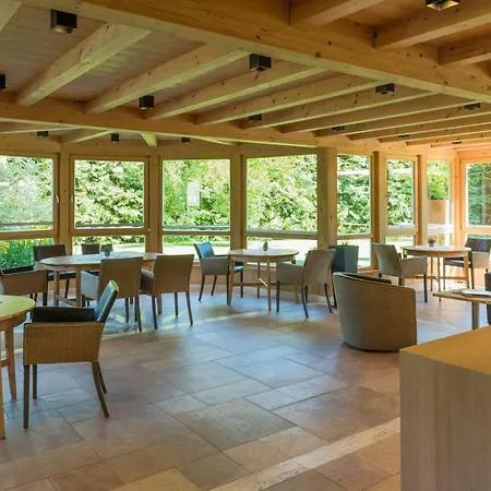 Hotel Residence-garni Haus Tschenett 3*